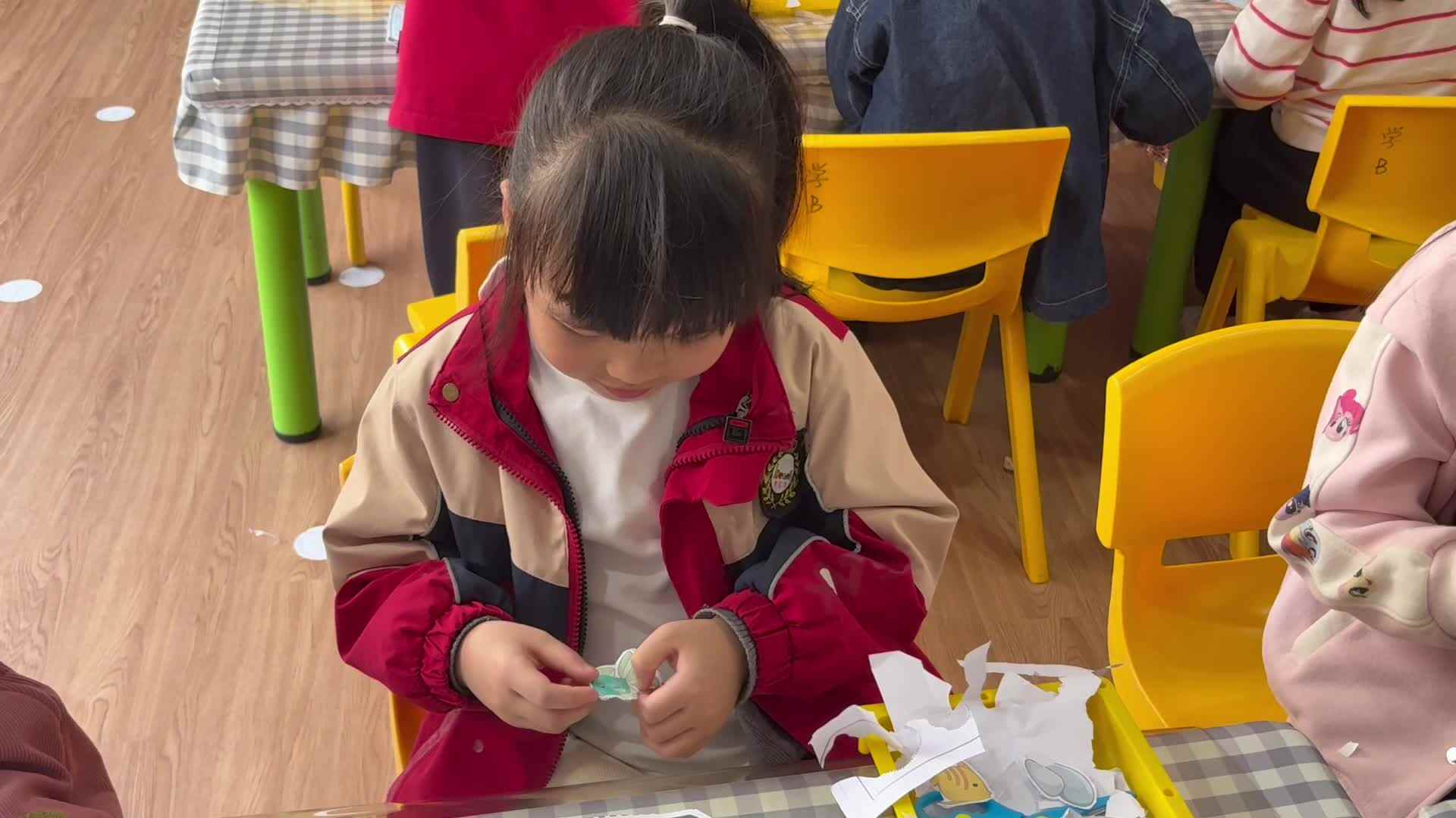 2026.3.12学前B班李一乐——剪纸游戏