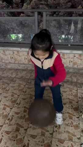 3.6日学B班李瑞溪排球练习.MOV