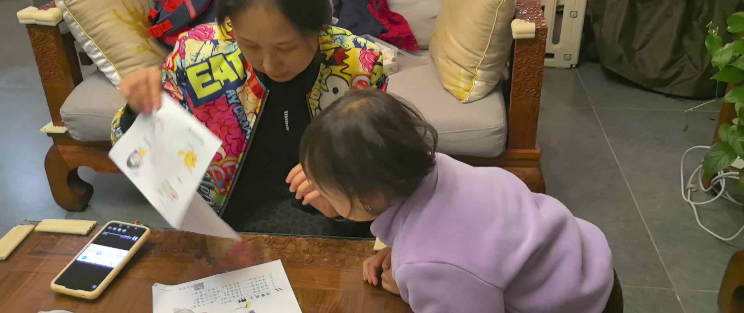 实验小班4号王艺霖学习英语Hello.mp4