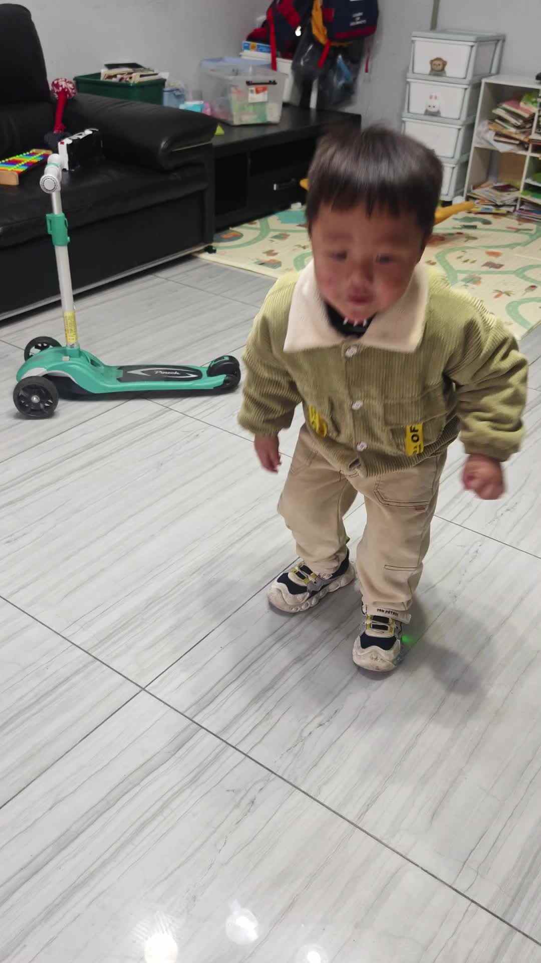 2026 3 23刘佳铭 体能训练《立定跳远》家庭闯关练习