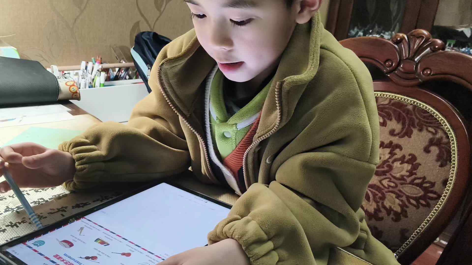 学b刘倬宇跟读英语视频20260318.mp4