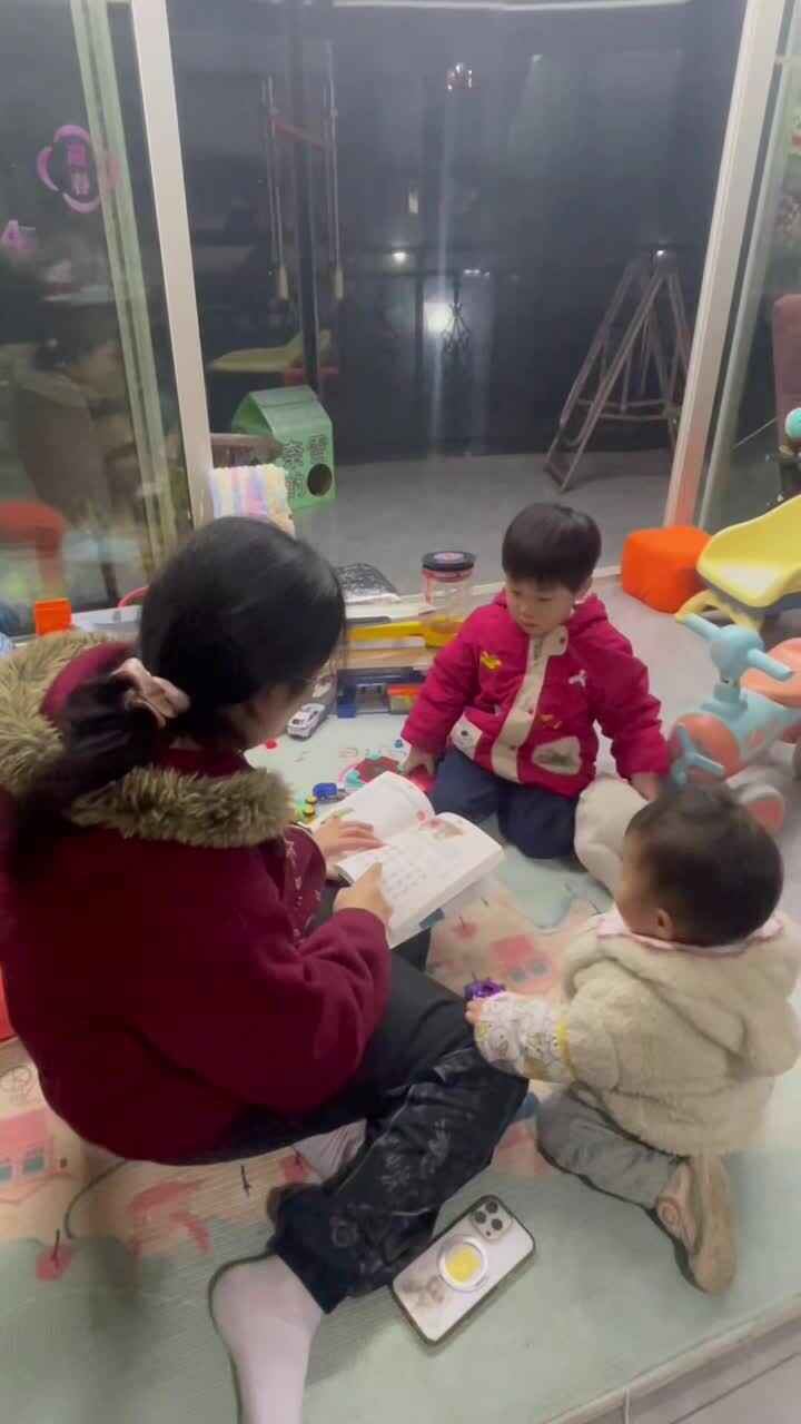 20260316实验中班刘雍洛阅读