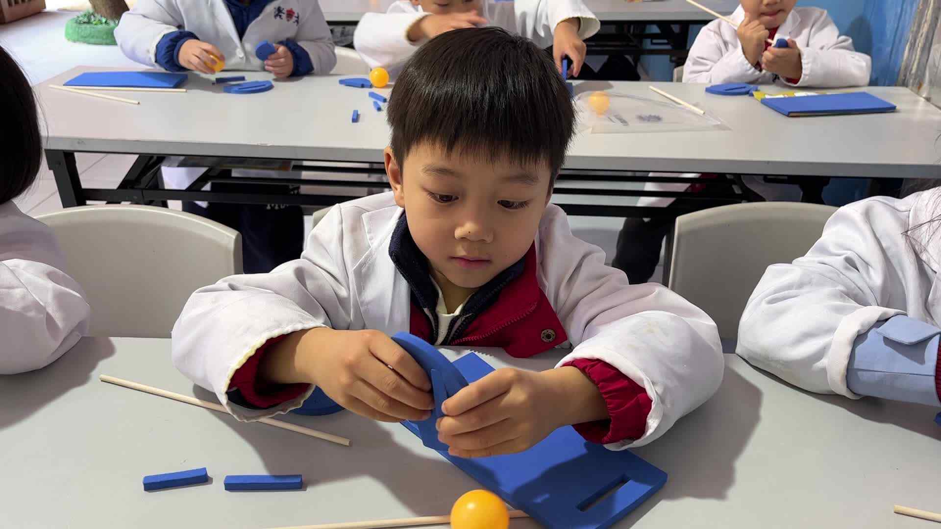 ⁣⁣⁣⁣⁣⁣⁣⁣⁣⁣⁣⁣⁣⁣⁣2026.3.20 实验1班科学实验 刘沈潇