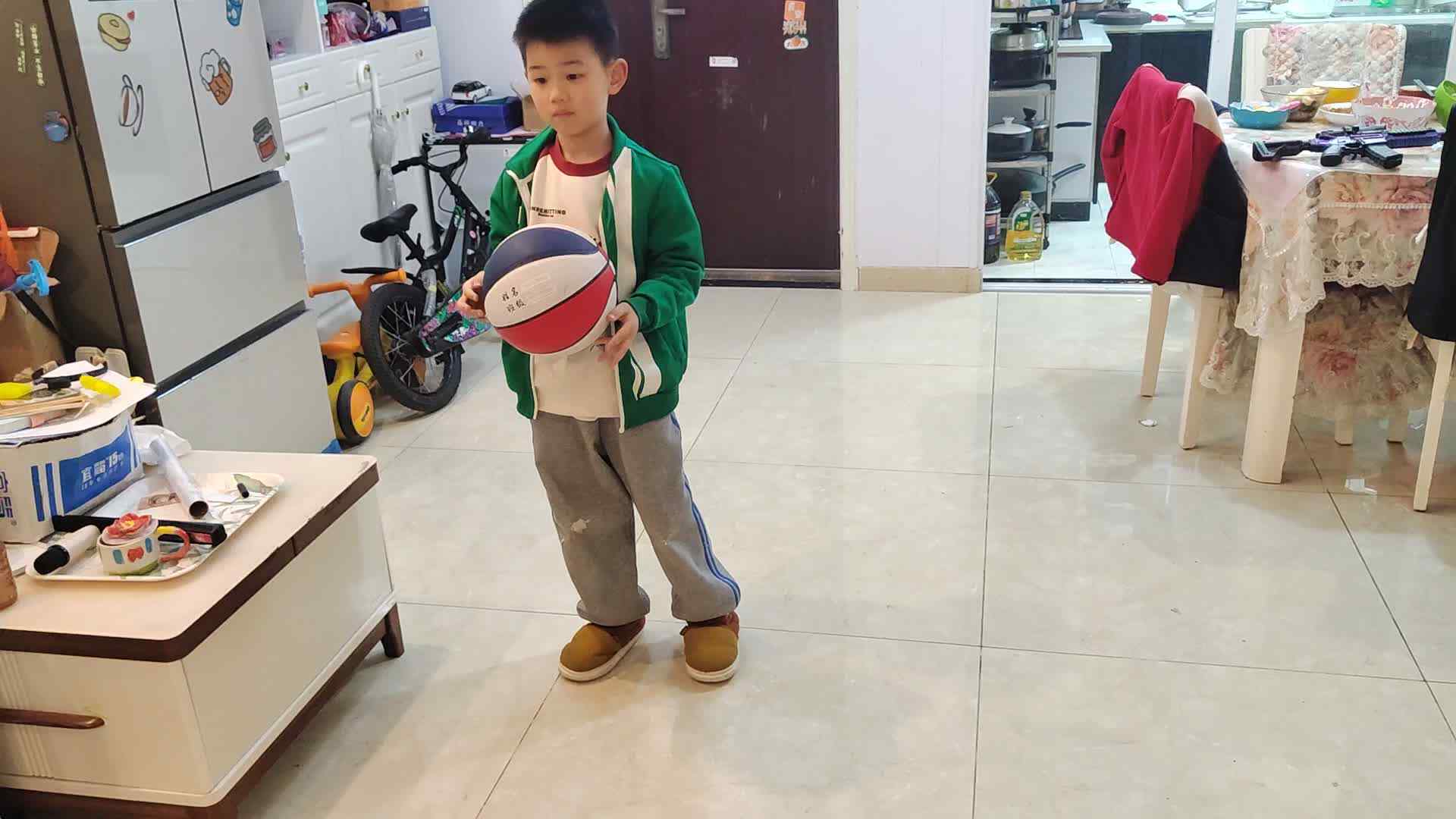 20260311学前B班李锦城篮球操练习