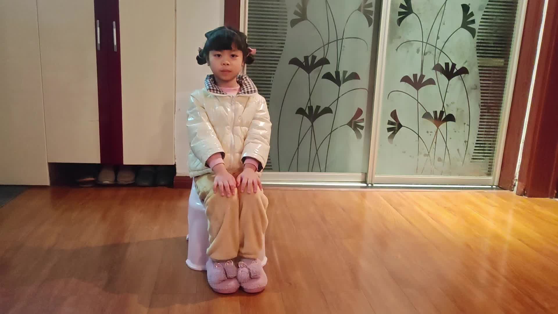 2026.3.3学A李思锦：坐姿站姿练习/单手拍球