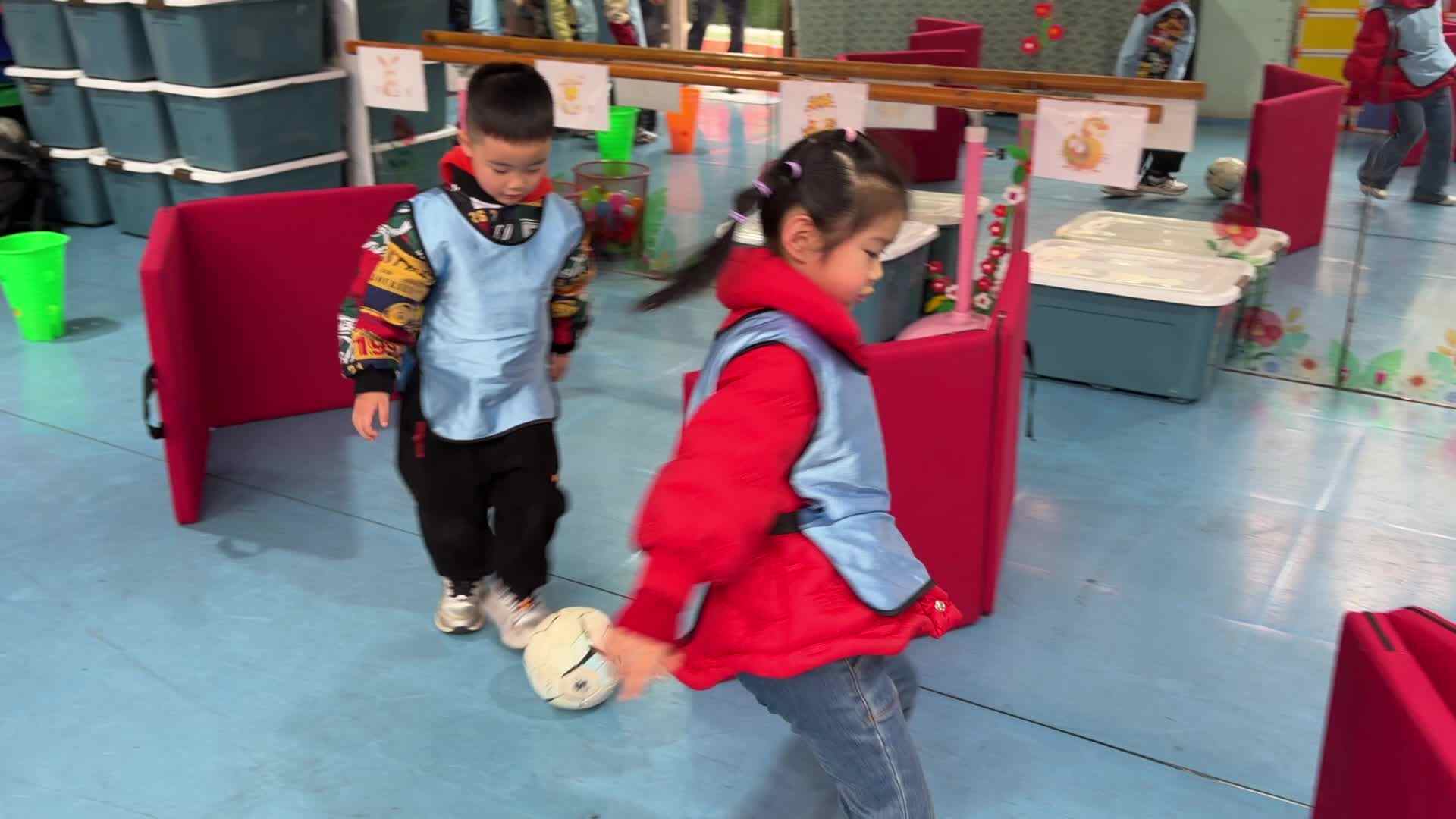 ⁣2026.3.9实验大班陈柏然、高芊源——足球课堂