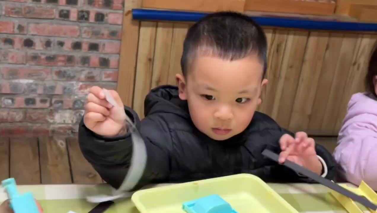 2026.3.18实验小班9号胡舒阳—悬浮磁力车