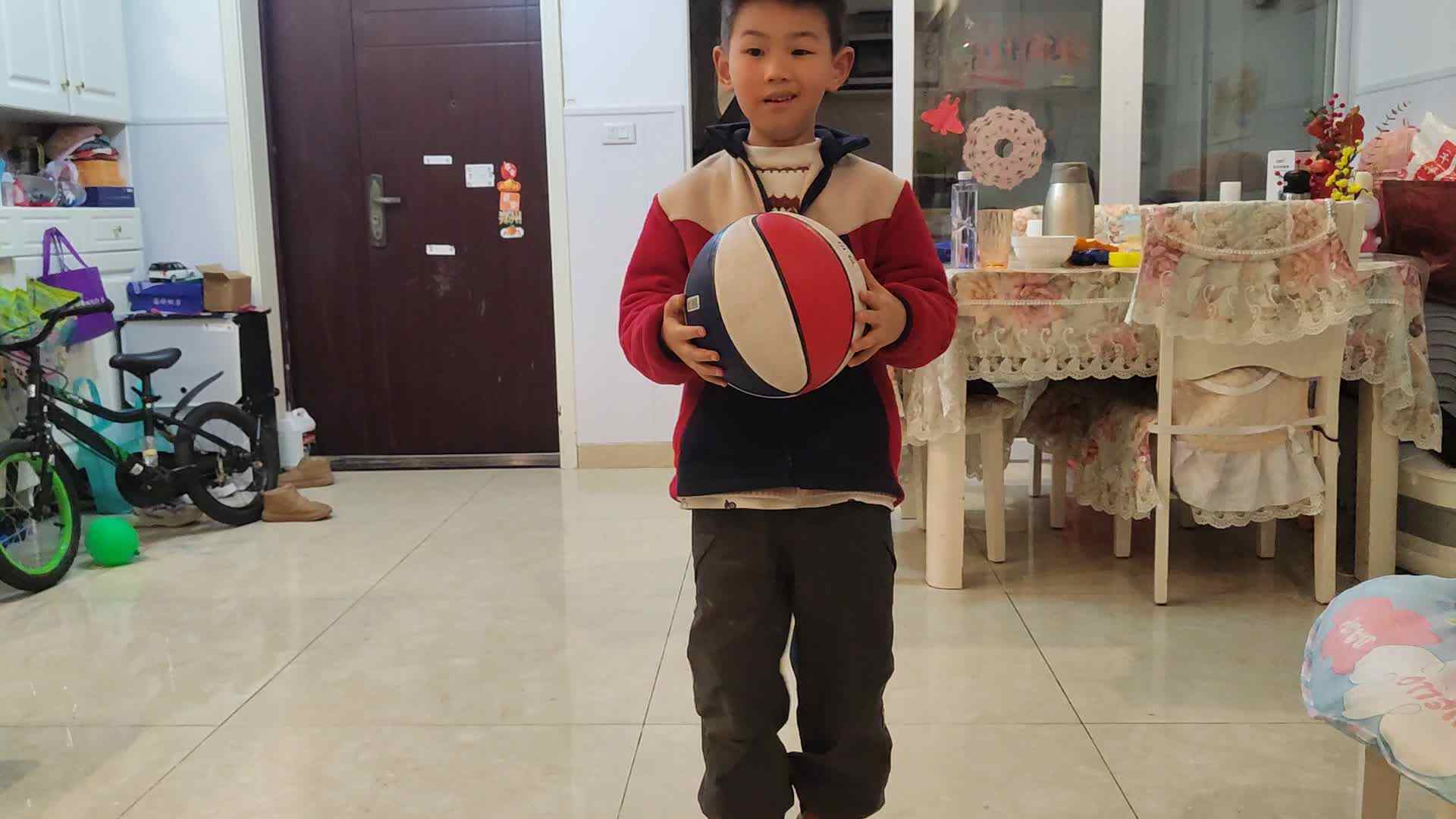 20260316学前B班李锦城拍球练习