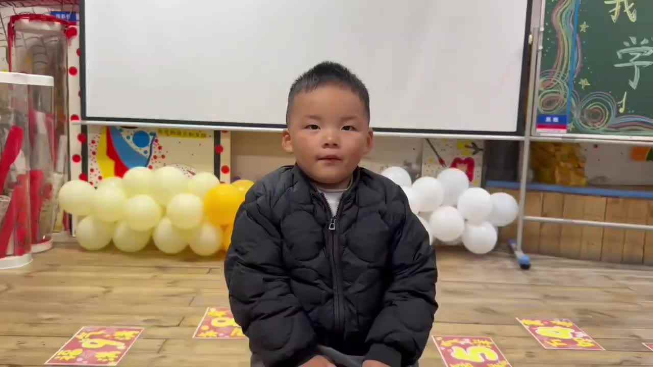 2026.3.9实验小班3号谢缙宇-坐姿练习