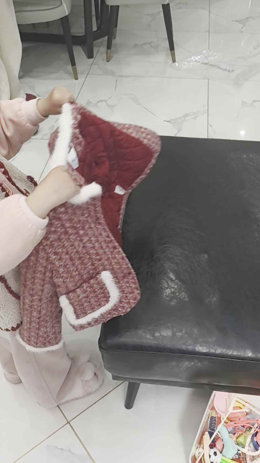 3.9实验中班周一诺叠衣服