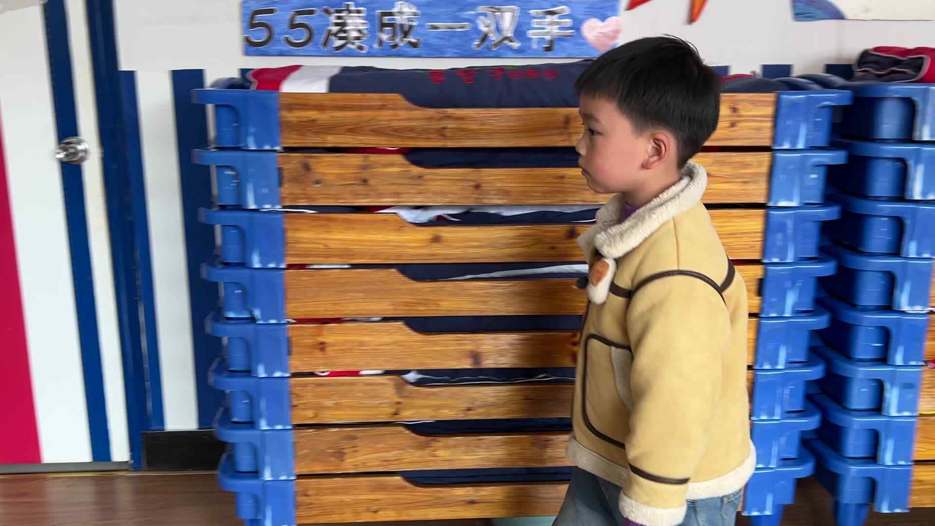 2026.3.5学A班文颢景———拿放水杯