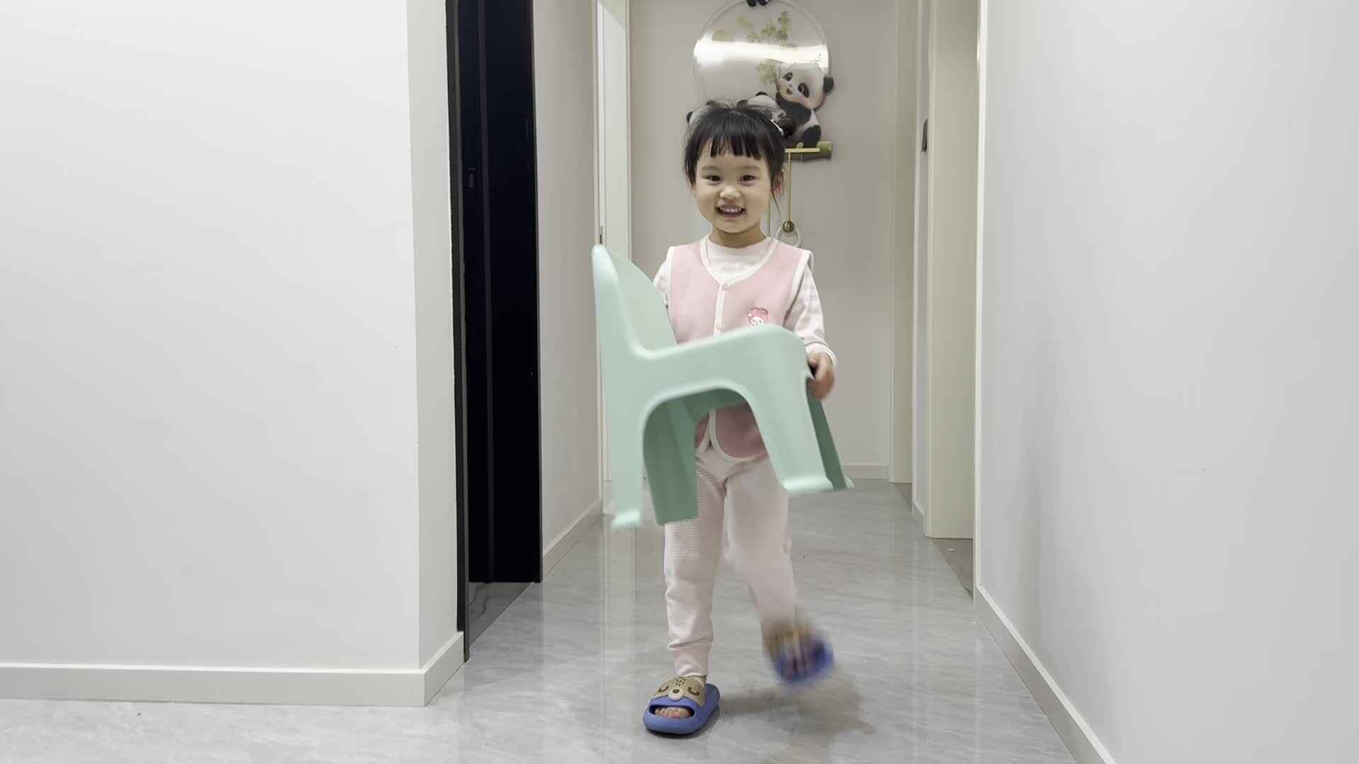 2026、3、5搬椅子踏步走