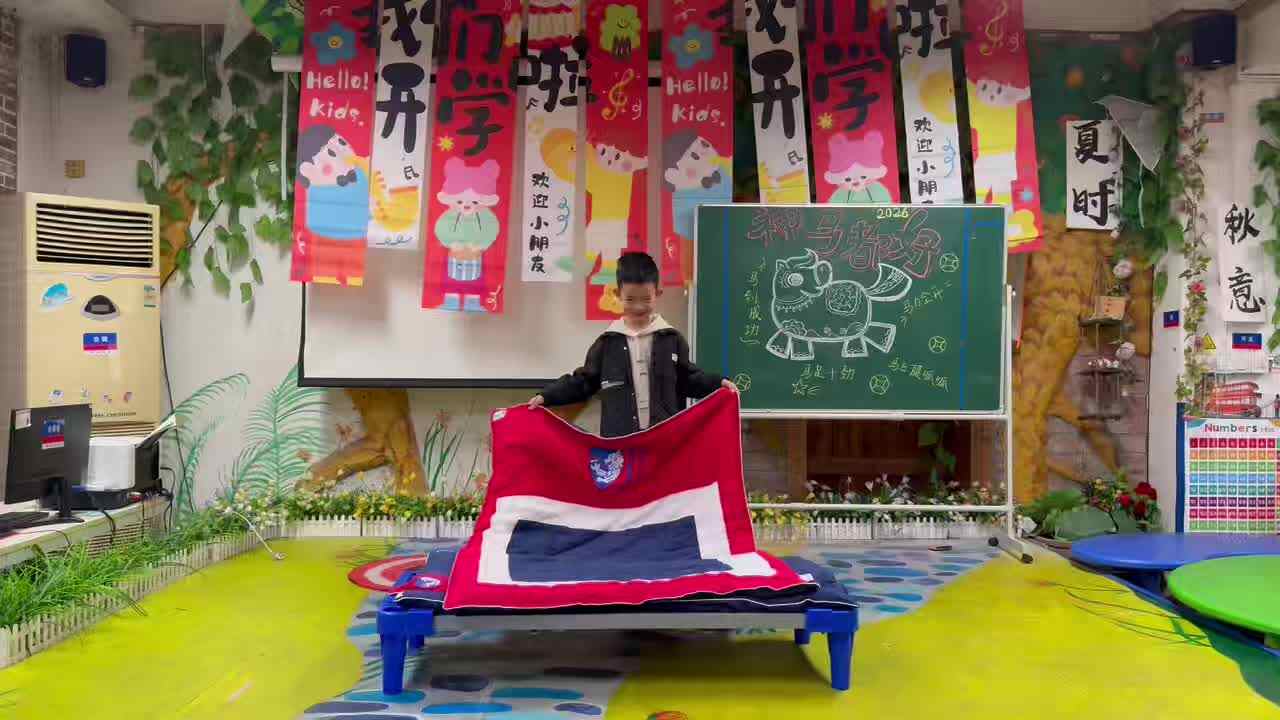 7号崔祺然整理床铺.mp4