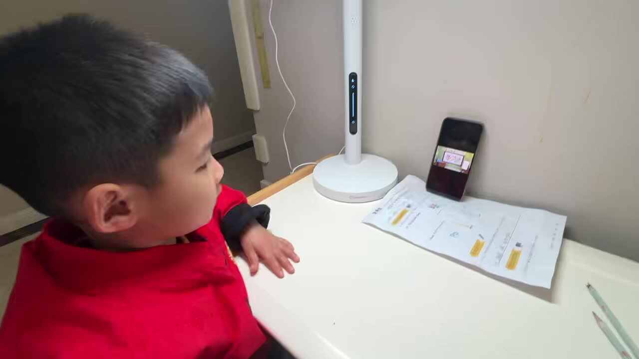 2026.3.20大A班刘奕宸观看英文儿歌.mp4