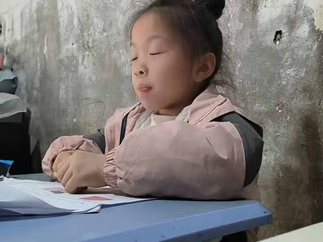 2026.3.28学前a班唐依依鲨鱼英语