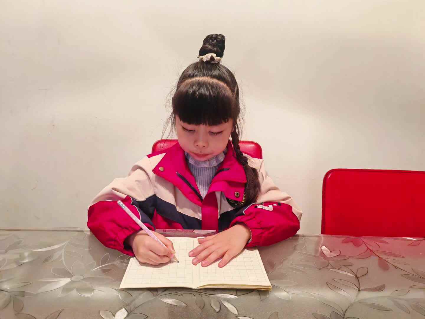 2026.3.9李思锦：练习坐姿图和执笔图/指读阅读识字4-5页/篮球操练习