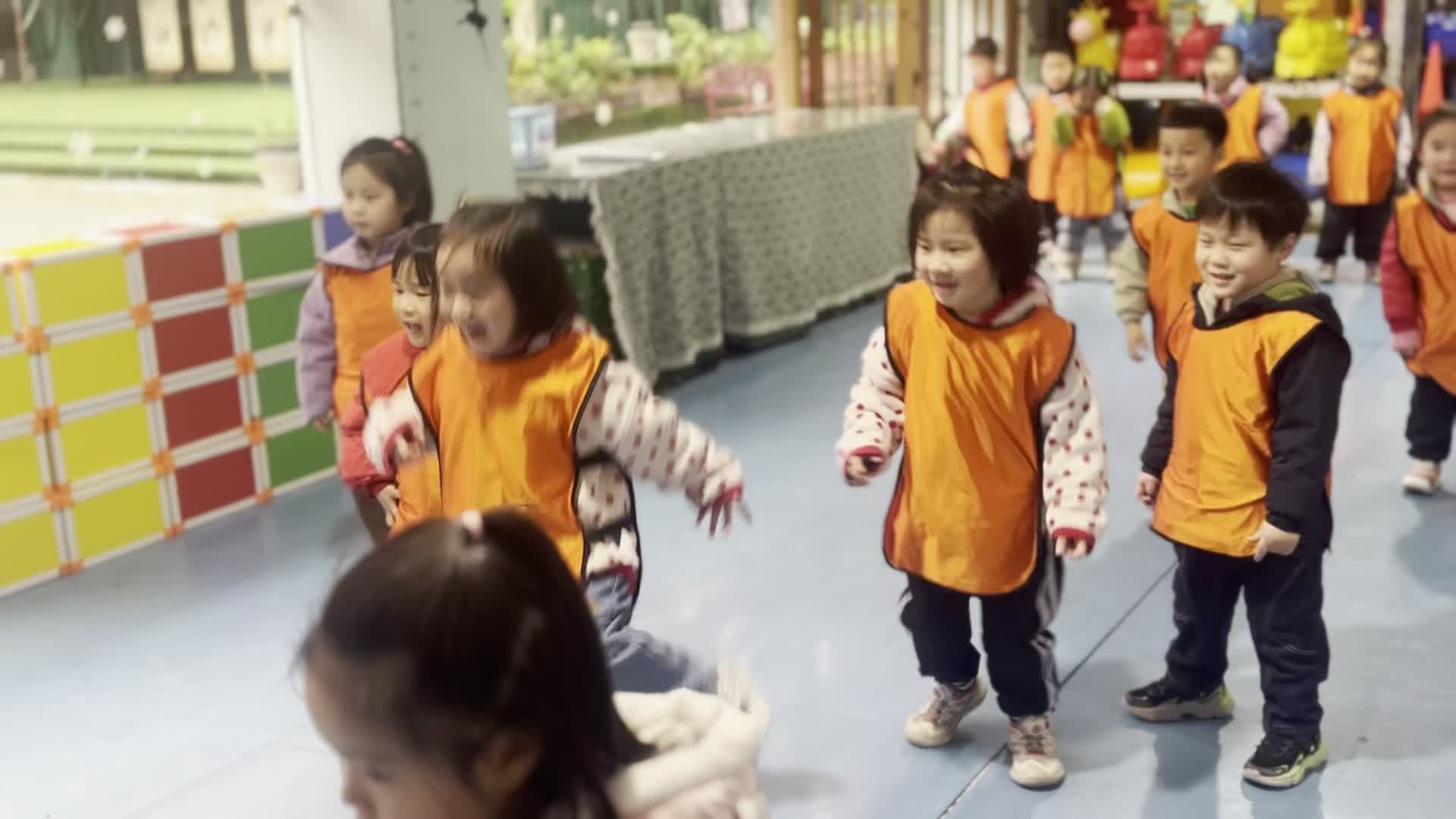 2026.3.19  实验中班  易诗淳  篮球课.mp4