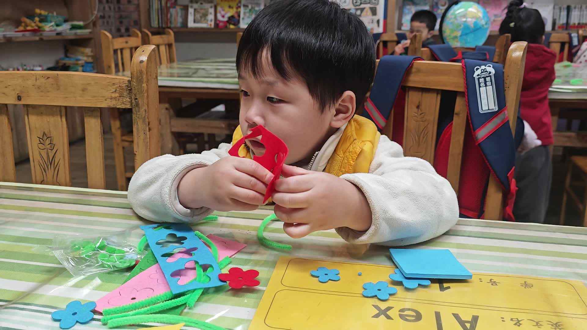 2026.3.6刘雍洛《美工——纽扣小盆栽》.mp4