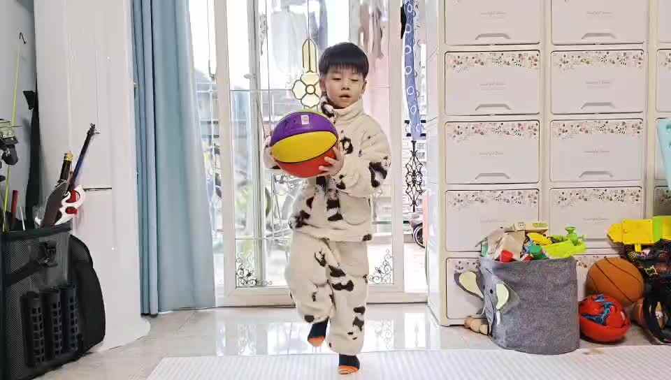 2026.3.17学A班漆昊宇——拍球练习