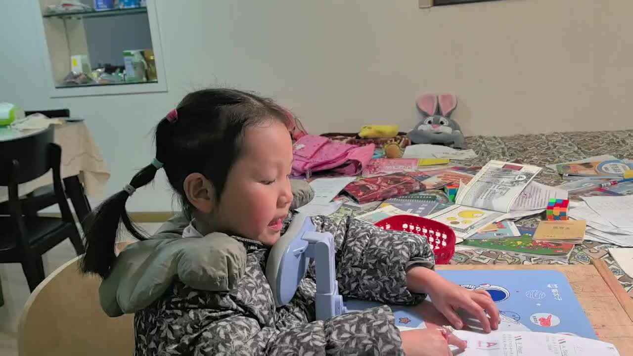 学前A班李盈莹  指读英语