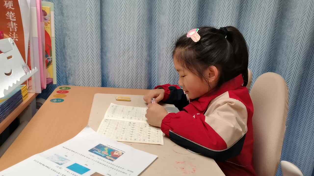VID_20260325_181601.mp4学前B班宁汐言汉字书写练习。