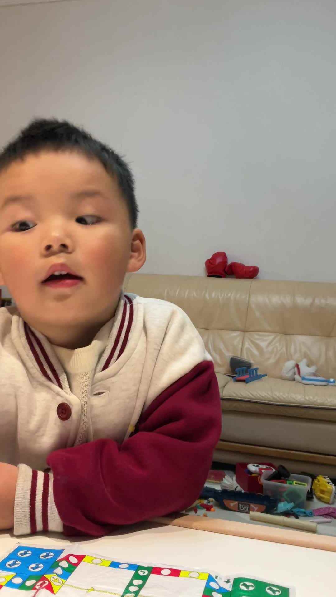 实验小班3号谢缙宇