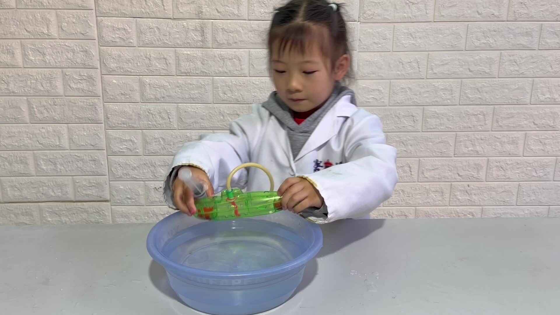 2026.3.10实验大班陈锦汐——会沉浮的核潜艇