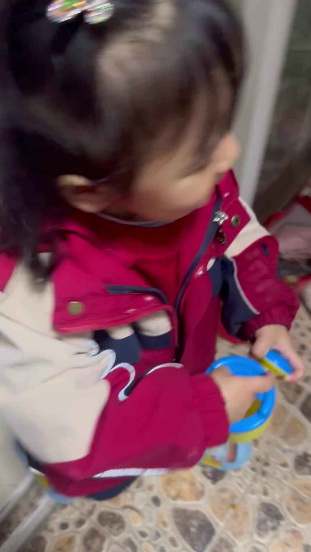 米修给花浇水.mov