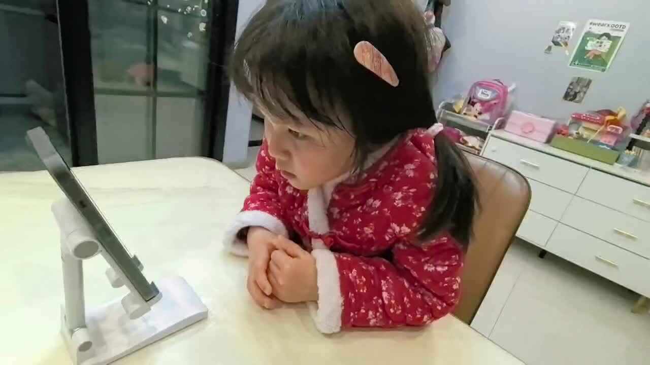 观看视频《踏步练习》87852.mov