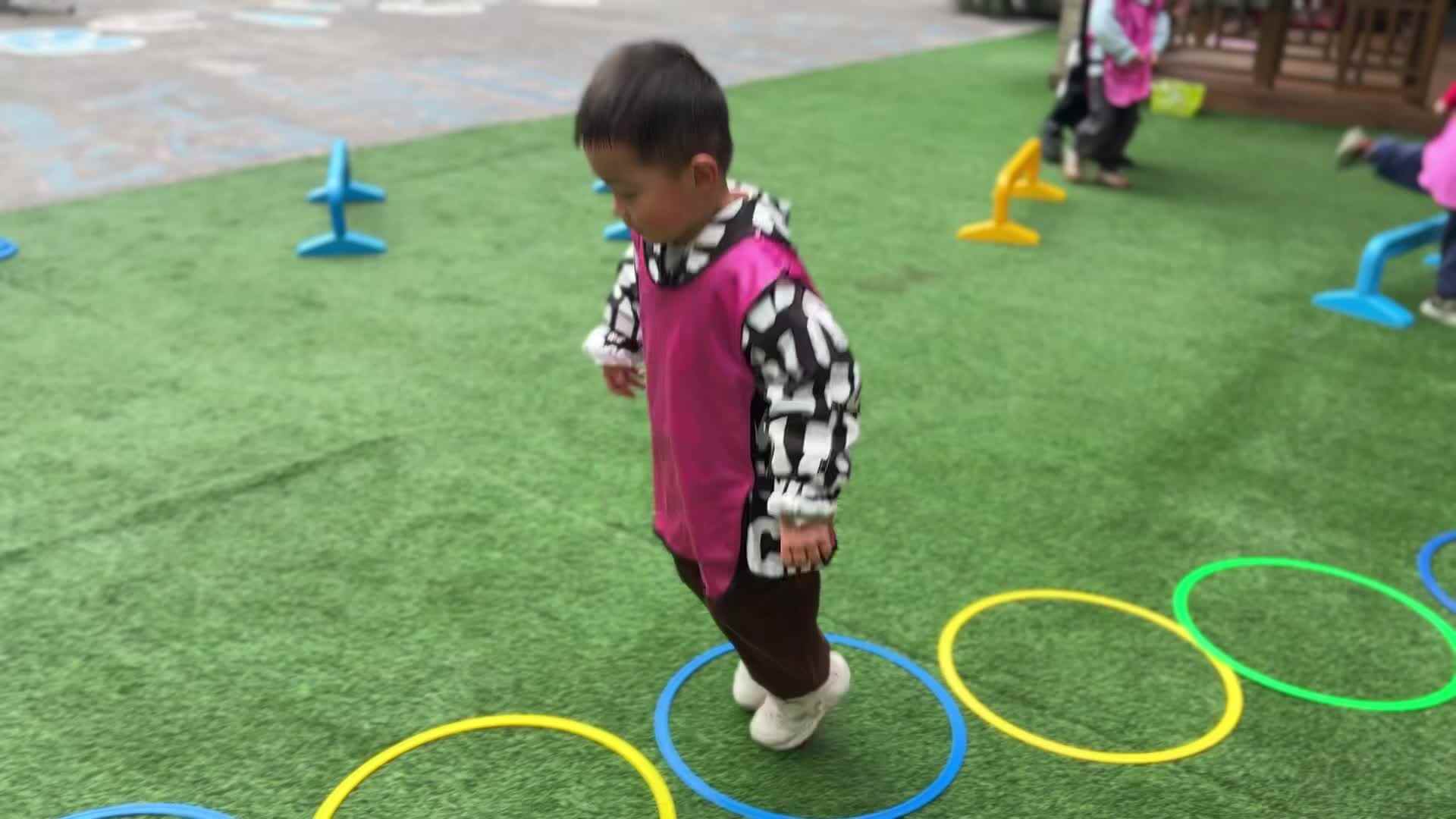 2026.3.11中A班杨可—晨间游戏荡桥