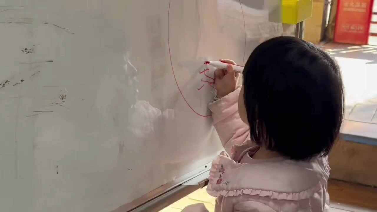 2026.3.10实验小班5号景念安—绘画《爷爷和爸爸》.mp4