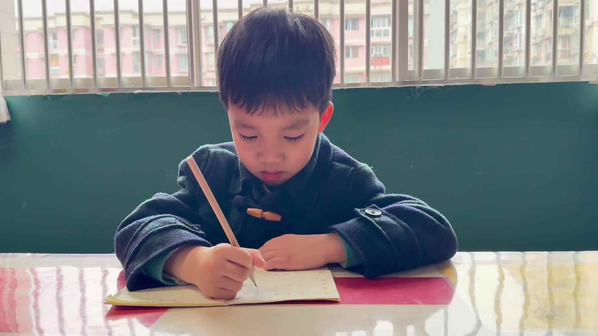 ⁣⁣⁣⁣⁣⁣⁣⁣⁣⁣⁣⁣⁣2026.3.24实验1班书写 蒋开心