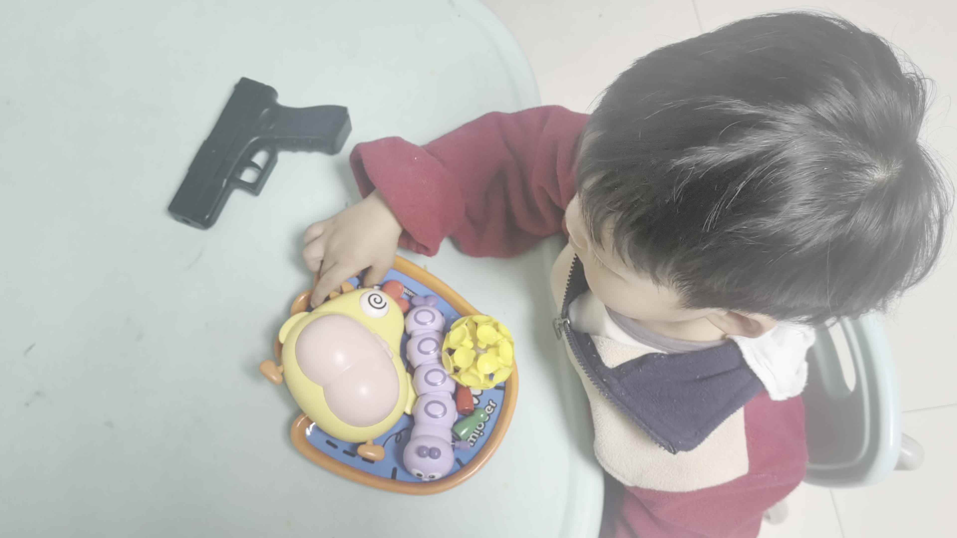 26.3.12李君祁指读观灯乐行，认识颜色