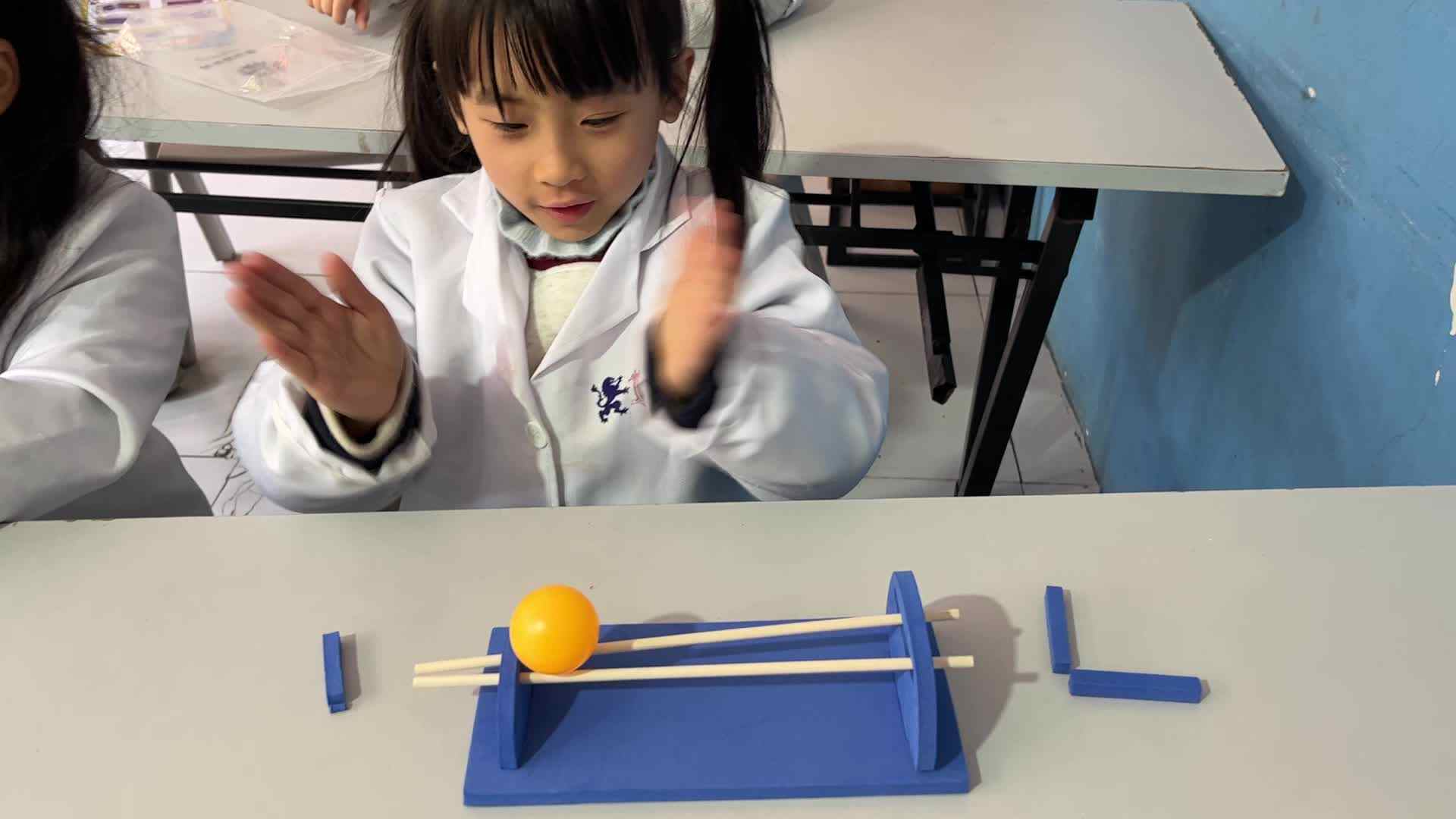 ⁣⁣⁣⁣2026.3.20 实验1班科学实验 刘姿汐