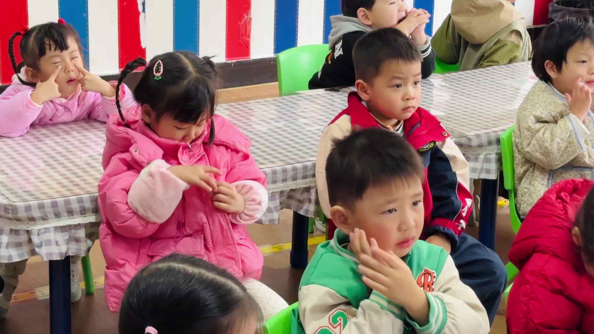 2026.3.9中A班张沐一— ⁣眼保健操练习