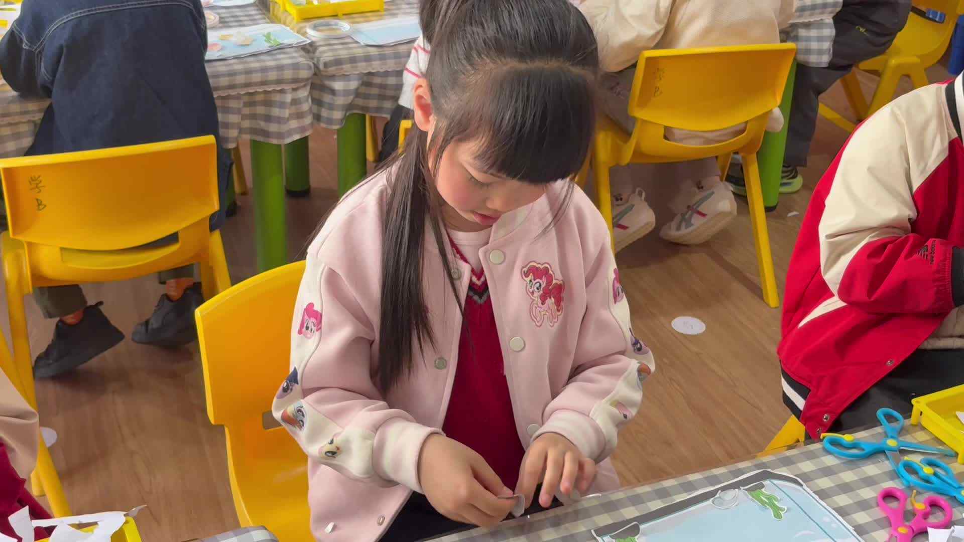 20263.12学前B班——舒琳芯剪纸游戏