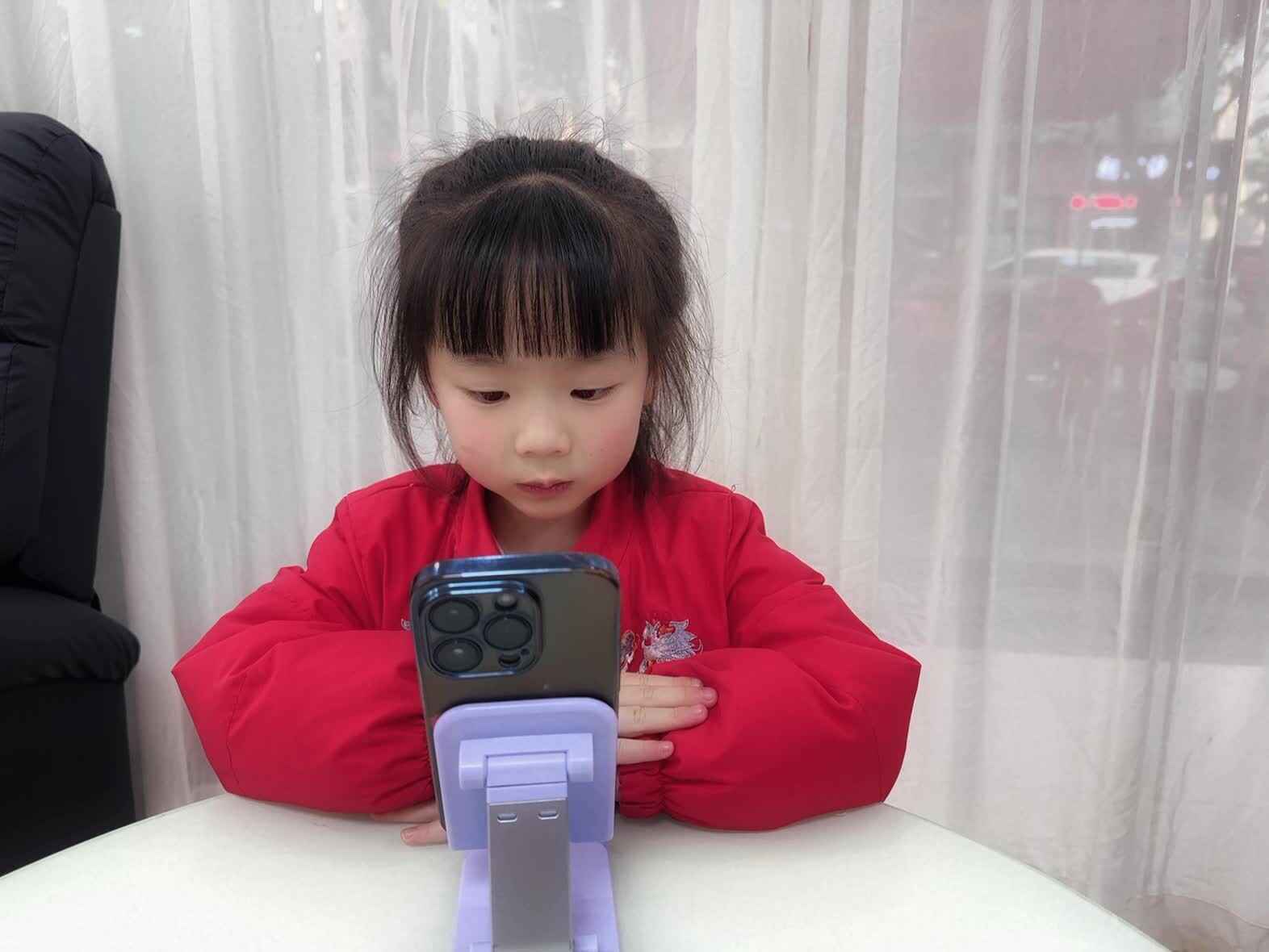 2026年3月31日大A班夏爱林～观看英语视频