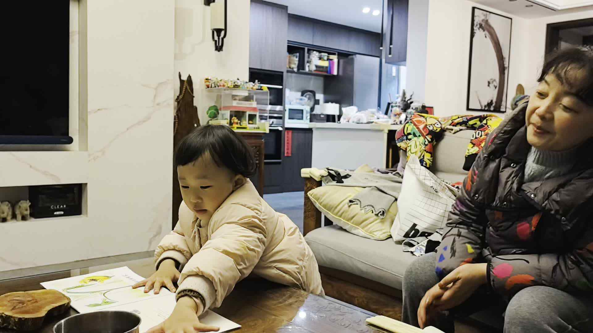 实验小班4 号王艺霖虫虫爬.mp4
