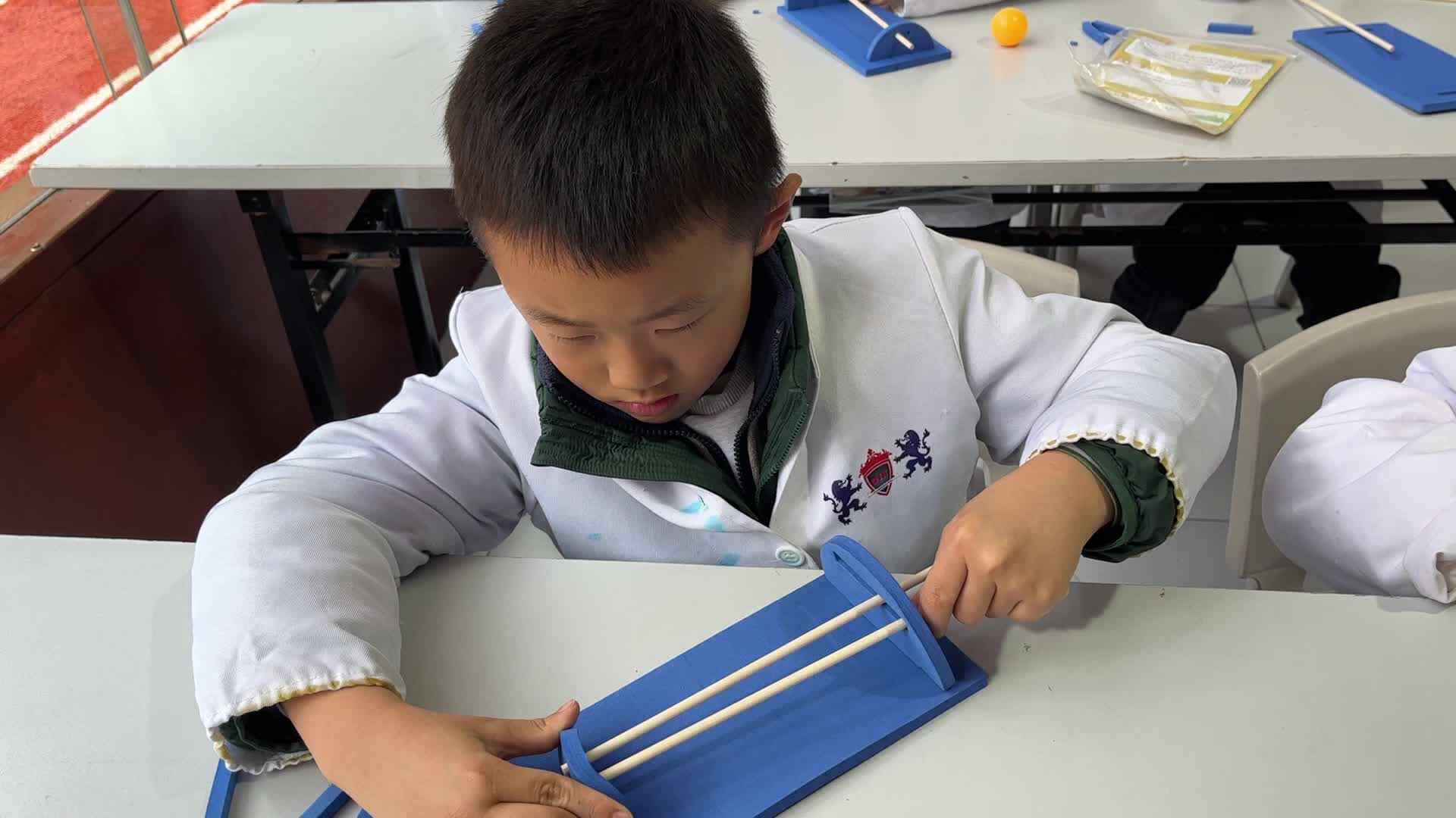 ⁣⁣⁣⁣⁣⁣⁣⁣⁣⁣⁣⁣2026.3.20 实验1班科学实验 冯云闲