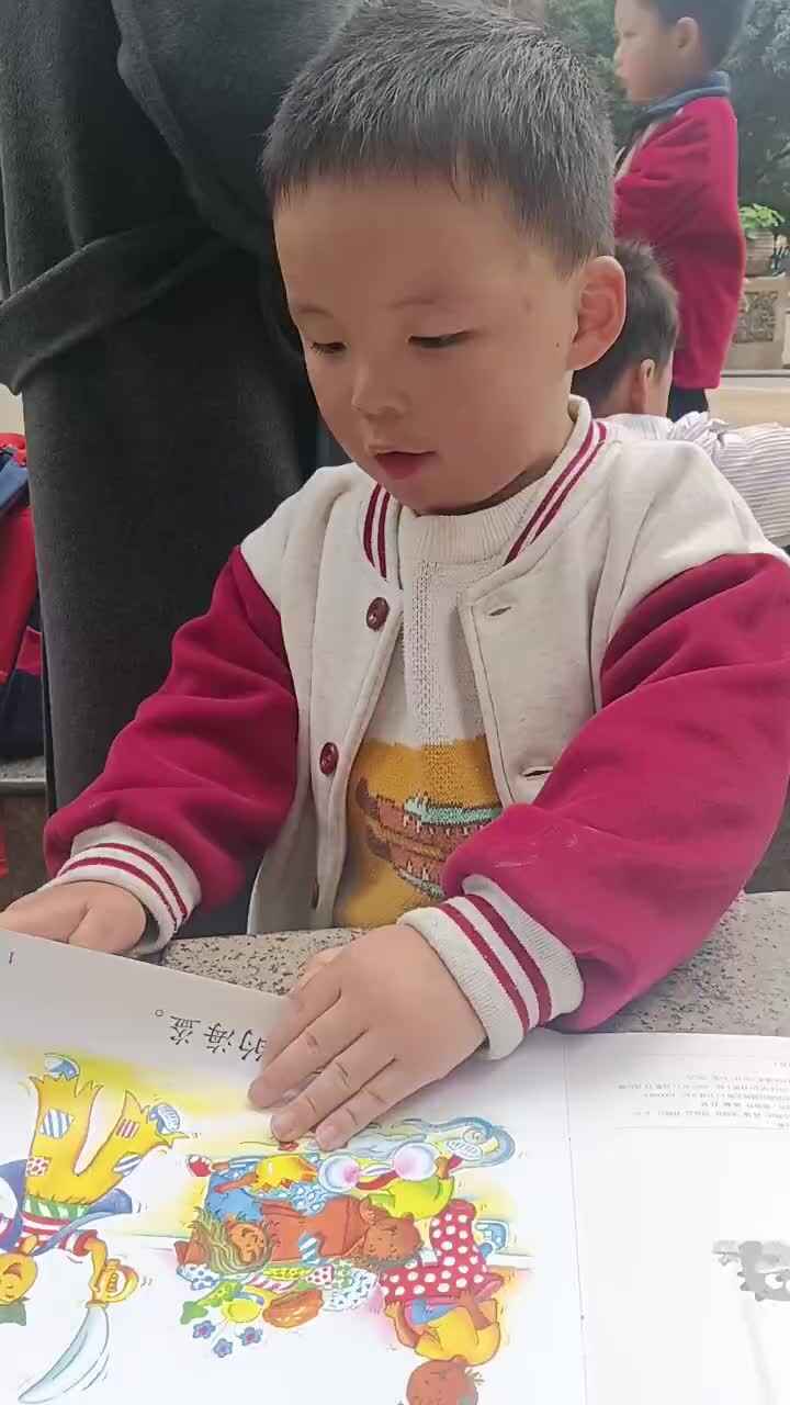 实验小班3号谢缙宇