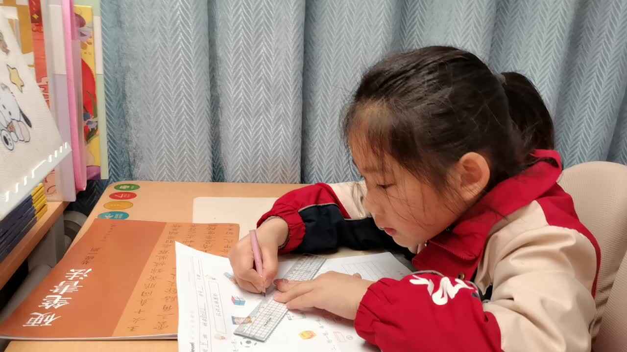 VID_20260323_192643.mp4学前B班宁汐言完成逻辑思维游戏单。