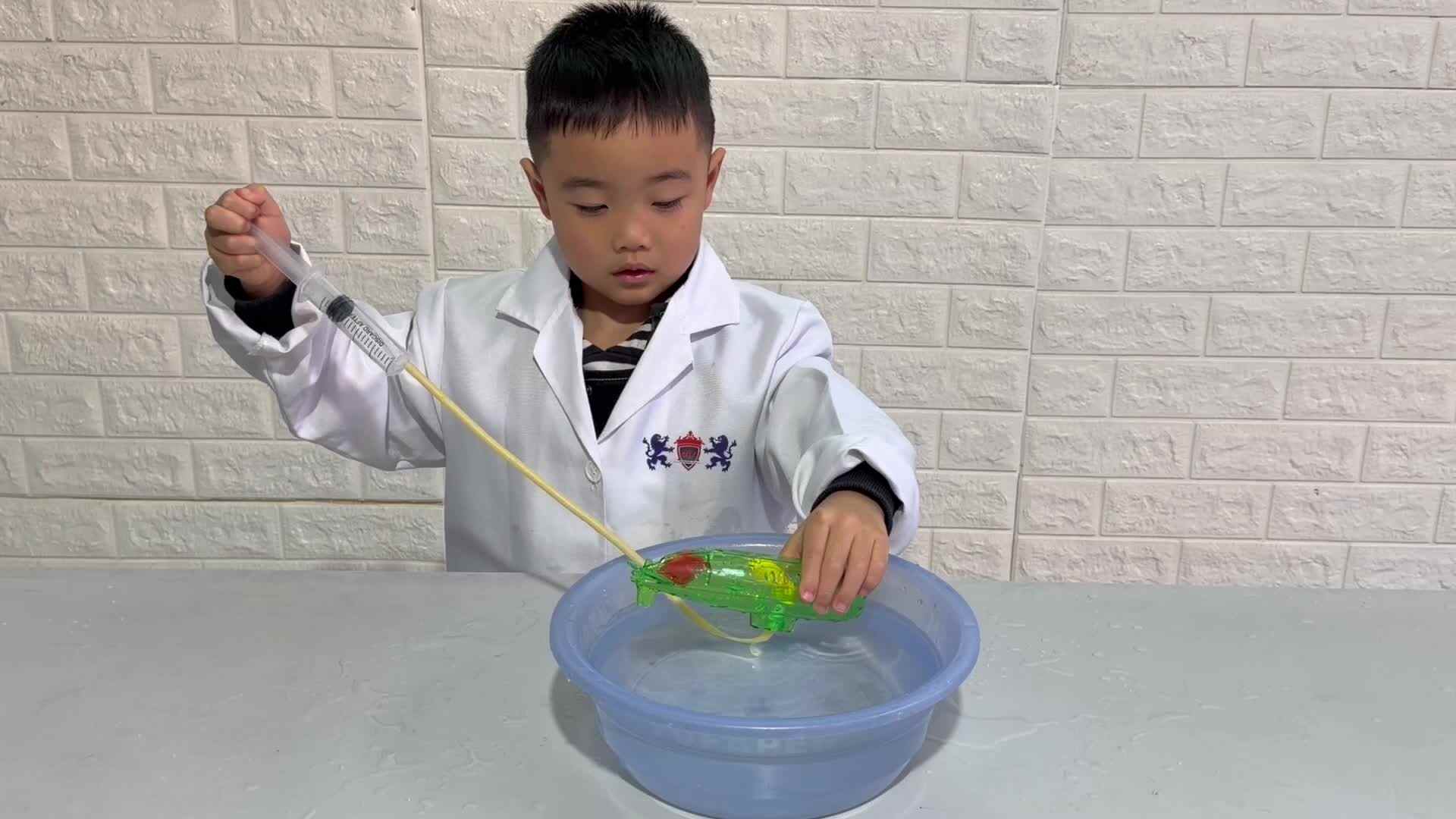 2026.3.10实验大班陈柏然——会沉浮的核潜艇