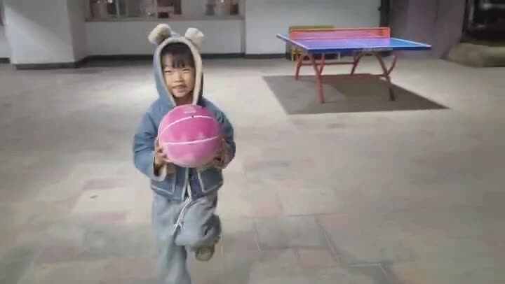 3.19  学前B班 徐子伊 拍球练习