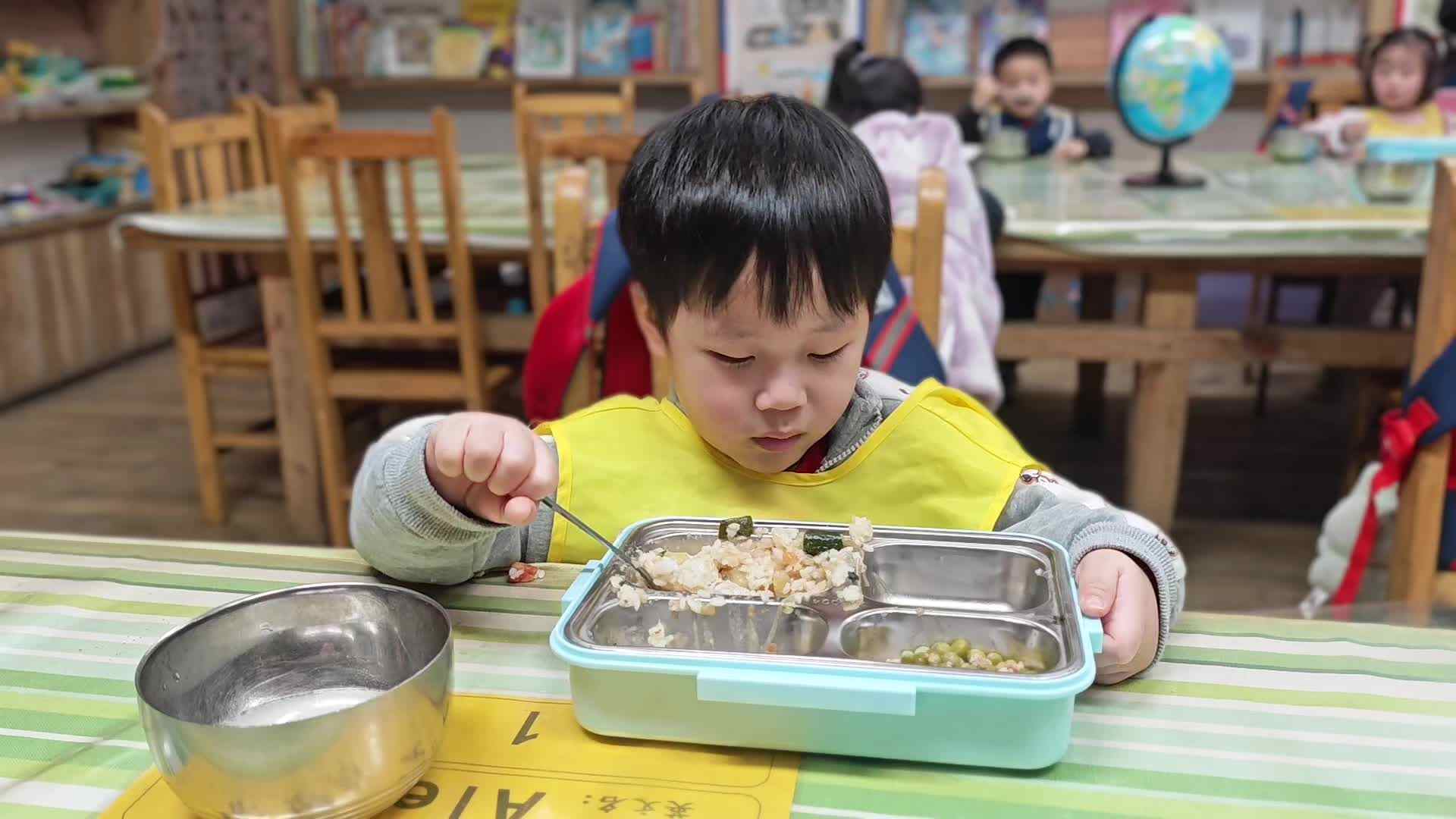 2026.3.5 刘雍洛《用餐》.mp4