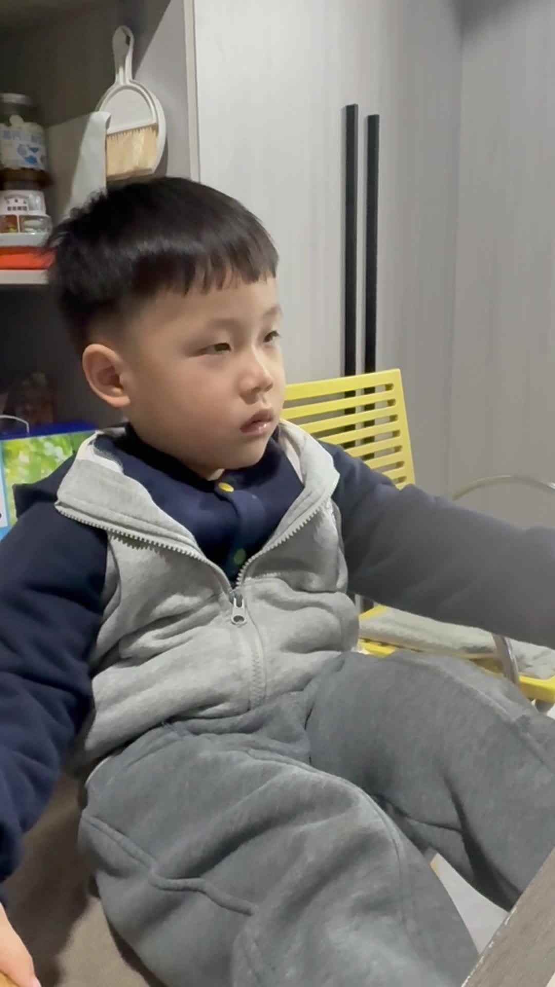 20260329实验中班刘雍洛古诗