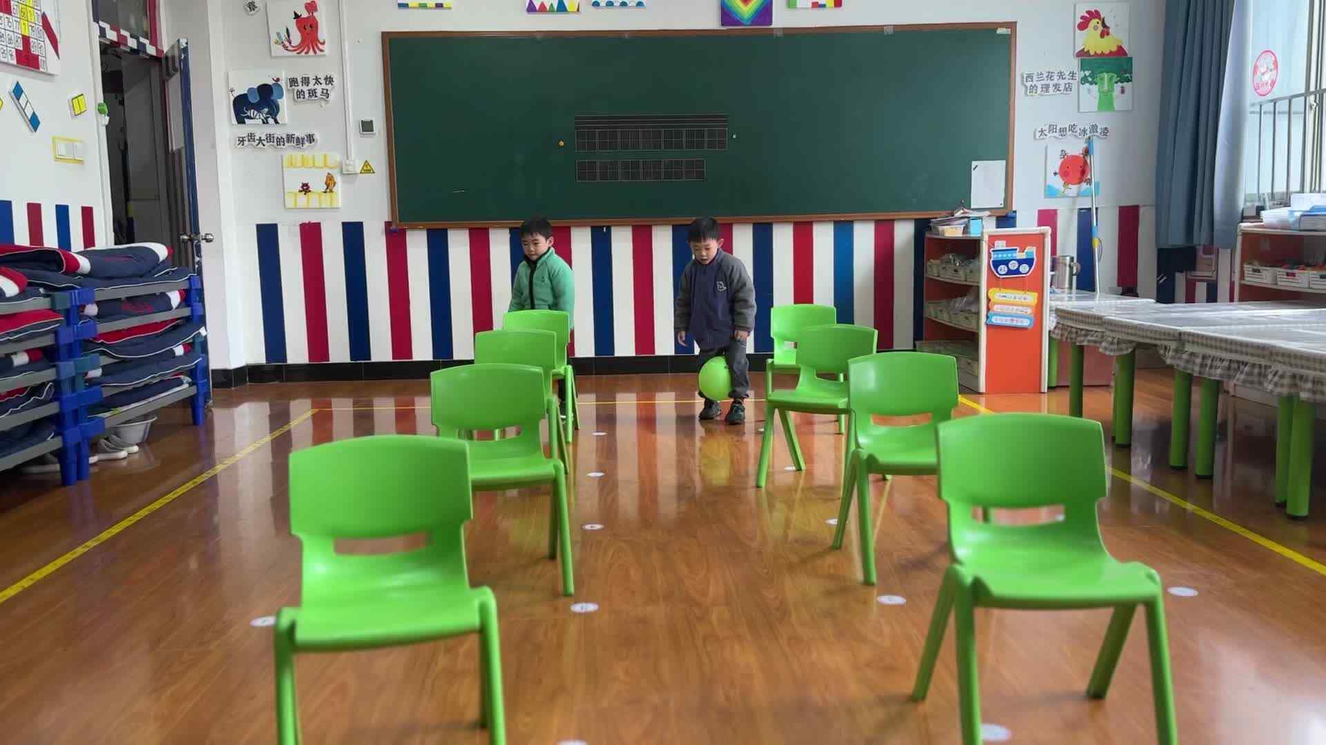 ⁣⁣⁣⁣⁣⁣⁣⁣⁣⁣2026.3.19大A班李柯辰——小鸭子运气球