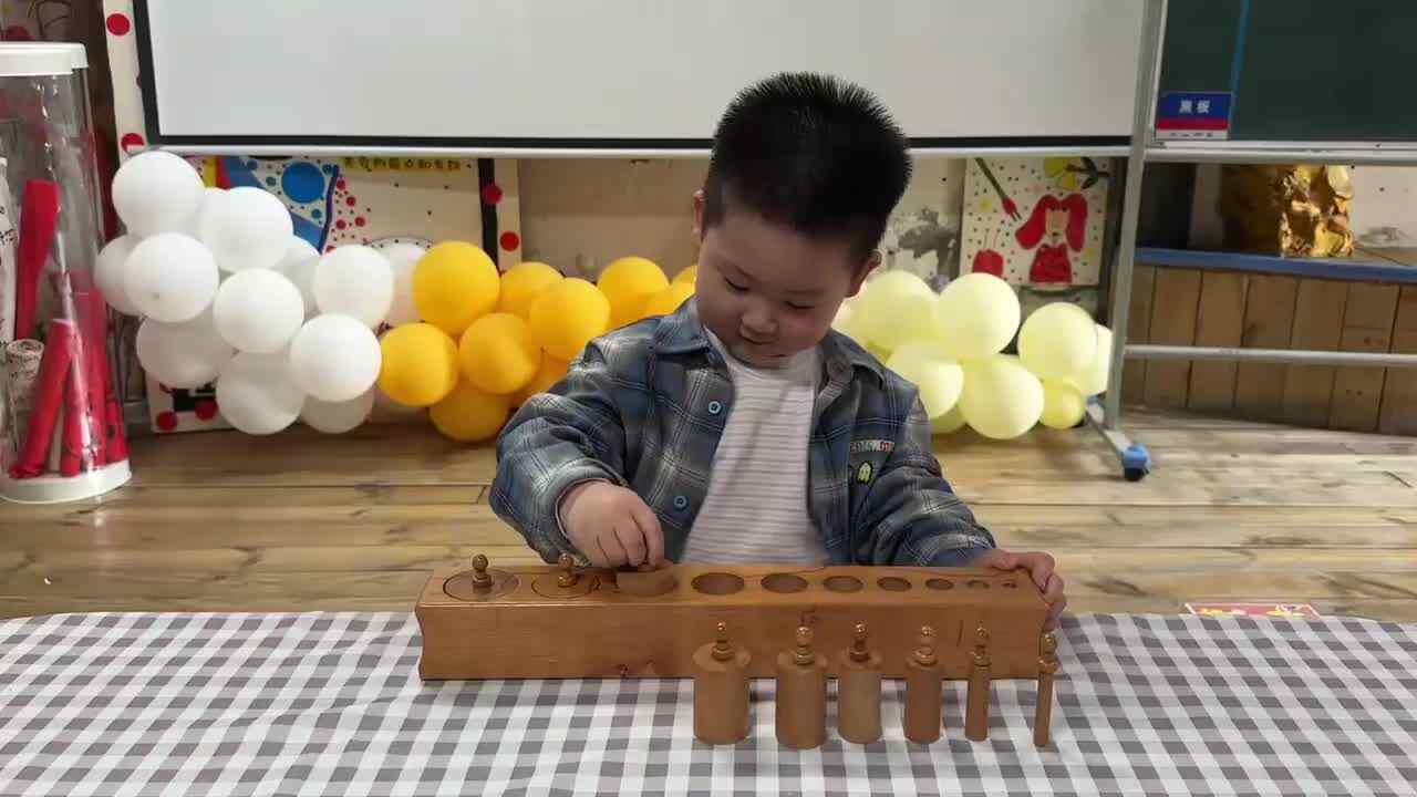 2026.3.13实验小班8号杨卓浩—感官练习