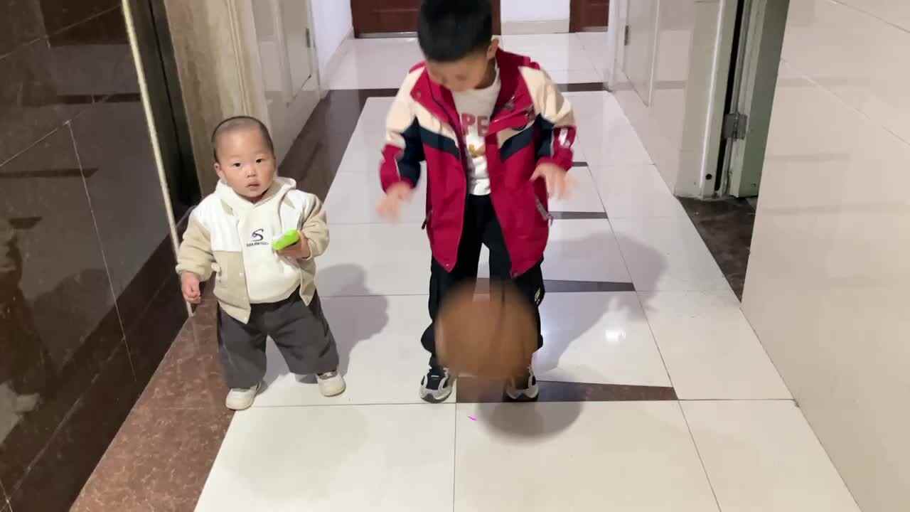 3.30 学b 田熙辰（拍篮球练习） trim.C167FA81-1767-42AF-A09E-5331FCC289C9.MOV