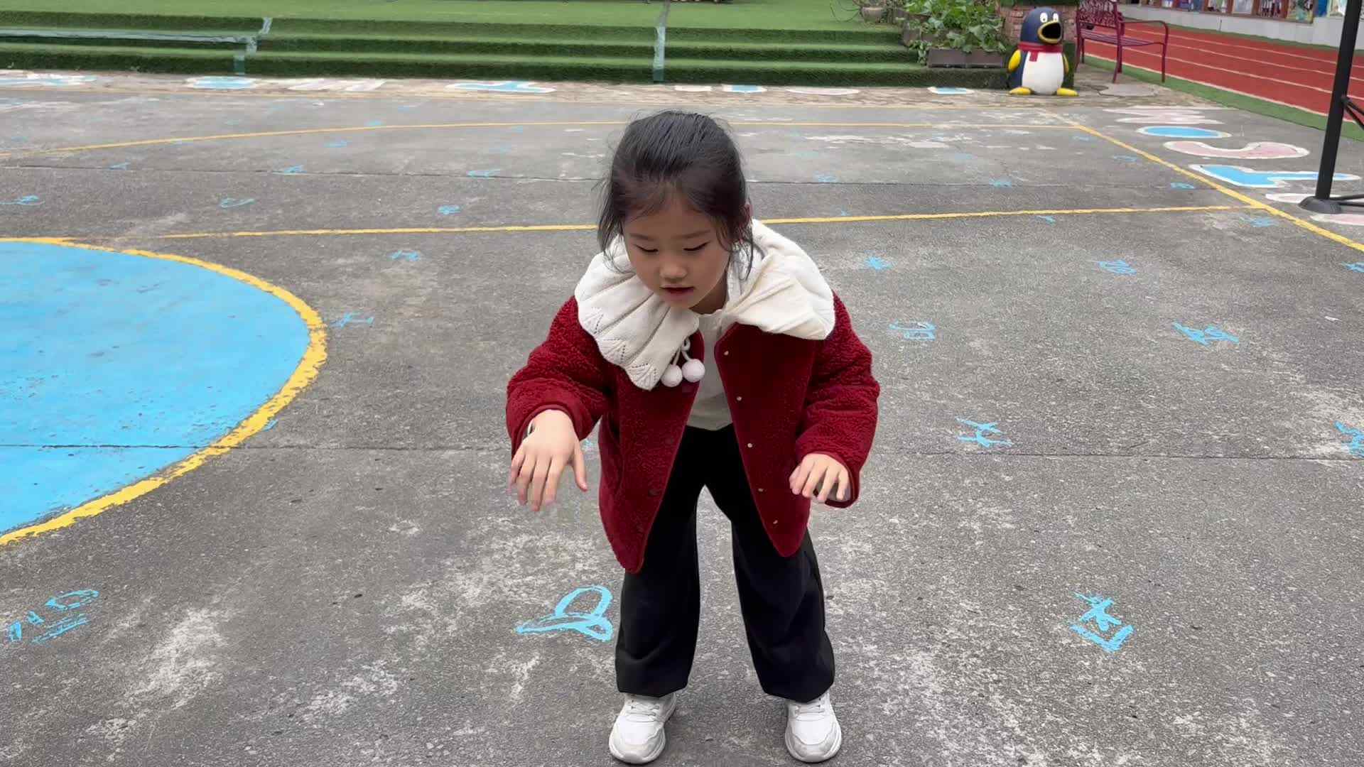 2026.3.5 学前B班史予安——拍篮球