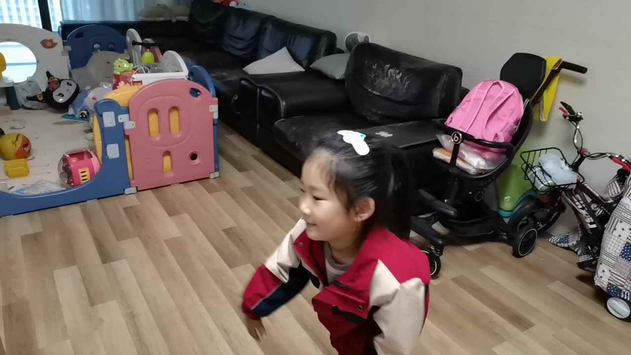 VID_20260325_181340.mp4学前B班宁汐言体能训练，篮球操练习。